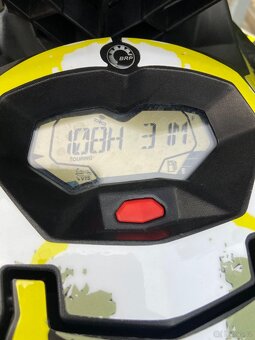 VODNÍ SKÚTR SEA DOO SPARK 3UP - 8