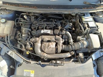 ND z Ford Focus 1560.cm3 80.kw nafta r.v. 2007 (K117) - 8