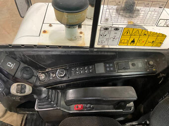 Prodám kolový minibagr Bobcat E 57W - 8