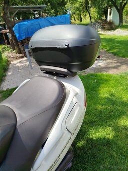 Suzuki Burgman 650 - 8
