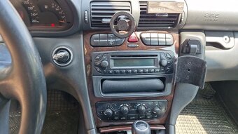 Mercedes -Benz C220 CDI 2.2 105kw rok-2004 - 8