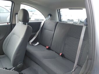 Opel Corsa 1.2i - 8