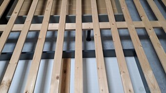 Postel z masivu 160x200 v odstínu antracit + rošt + šuplíky - 8