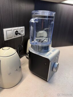 Vysoce výkonný stolní mixér SMEG - 8