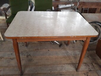 Retro staré židle a další nabytek - 8