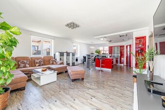 Prodej rodinného domu 240 m², pozemek 917 m² - Kaplice - 8