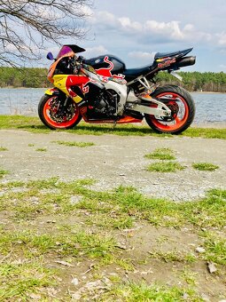 Limitovaná edice 999 r.v.2007 Honda Repsol rr fároš - 8