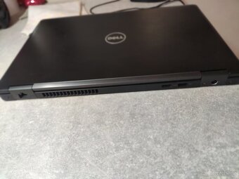 Dell Latitude 5580 - 8