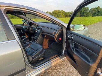 Peugeot 607 - 8