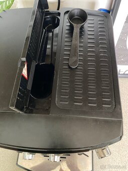Delonghi Magnifica ESAM 04.110 B + návod - 8