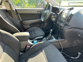 Hyundai i30 1.4 - 8