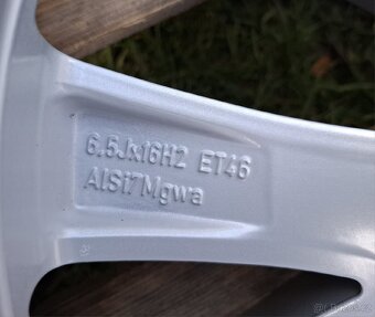 312 Zánovní zimní sada Octavia III 205/55/16 - 8