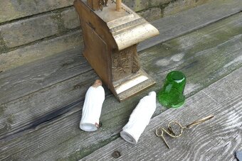 Starožitný kříž, domácí oltář s hodinami - 8