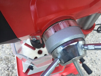 Stojanová, sloupová vrtačka s variátorem TE-BD 750 - 8