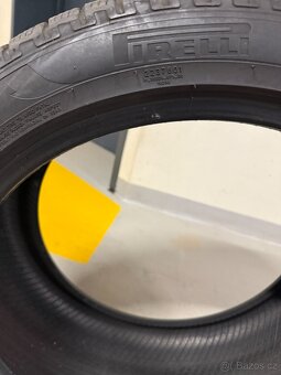 PIRELLI zimní pneu 305/35 R21 (zadní kola) a 275/40 R21 (pře - 8