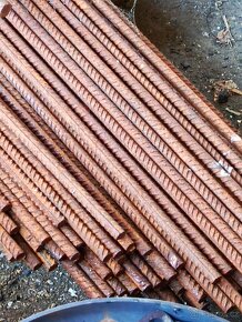 Roxory, betonářská ocel a další hutní materiál - viz foto. - 8