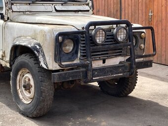 LAND ROVER DEFENDER 2,5D 9MÍST 1989 - 8