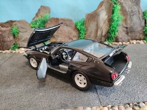 prodám model 1:18 ferrari 365GTB/4 - 8