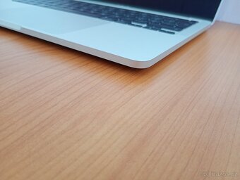 MacBook PRO 13 palců M1 chip 8 RAM 256 SSD NOVÝ 14cyklů - 8