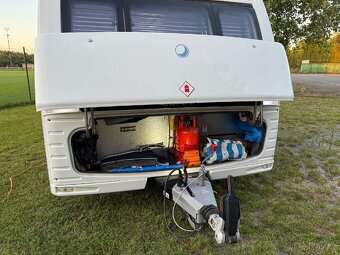 Obytný anglicky luxusni karavan LUNAR ES CLUBMAN - 8
