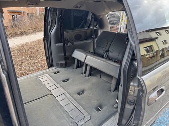 Chrysler Grand Voyager - 8