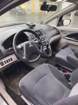 Mitsubishi grandis - 8