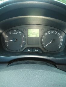 Fabia II combi 2011 1,2 htp 51 KW - 8