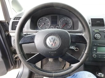VW TOURAN 2.0 TDI r.v.2005 (100 kw) stk:5/2027 - 8