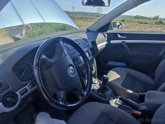 Škoda Octavia combi 2.0 TDI - 8