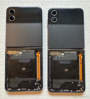 2x Samsung Galaxy Z Flip 4 na náhradní díly - 8