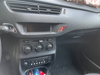 Prodám Citroen C 3 r.v. 2011 54 KW, naj.204 500km, 1360 ccm - 8