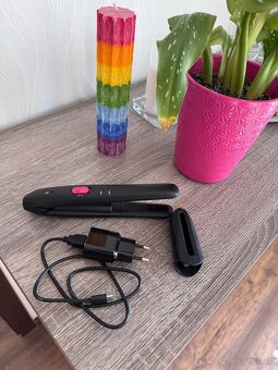 Mini žehlička na vlasy - 8