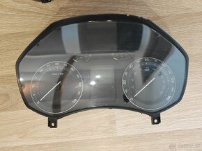 Budíky, rádio Škoda - 8