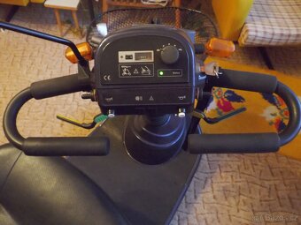 Elektrický invalidní vozík - 8