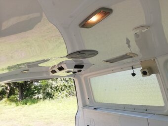 VW Transporter T5 Long (sanitka) - 8