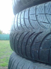 Disky Renault, zimní Goodyear Ultra Frip 7, 195/65/15, 4x - 8