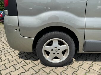 Renault Trafic 6 MÍST 2,5 DCI 107 KW ČR - 8
