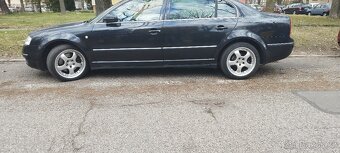 Škoda Superb 2,5 TDI Elegance - 8