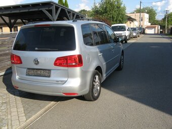 vw Touran 1,4 tsi, jen 113tkm, 7 mist - 8