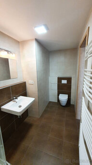 Pronájem krásného bytu 2+kk 44 m² Hradec Králové - 8
