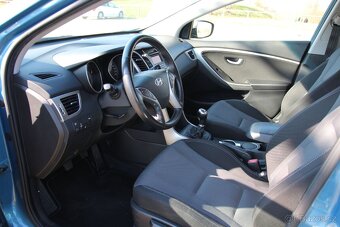 Hyundai i30 1.6 GDI 99 kW, kombi, 95 821 km – bohatá výbava - 8
