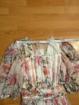 Šaty s květinovým vzorem - 8