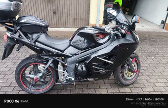 Triumph Sprint 1050st - 8