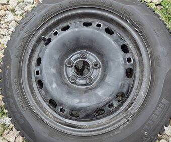 Pěkná zimní sada Škoda Fabia, Rapid 15" 5x100 185/60/15 - 8