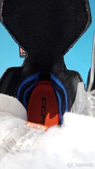 CCM Jeetspeed FT670 9R - 8