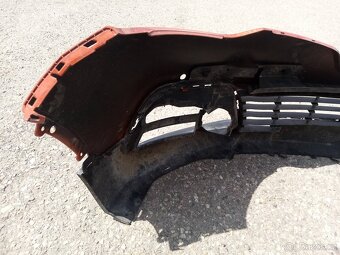 Renault Captur - přední nárazník ( 620221421R ) - 8