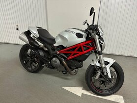 Ducati Monster 796 - 8