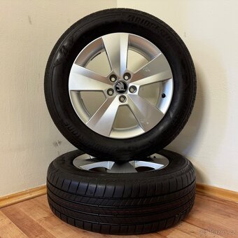 ŠKODA KAMIQ 5x100 R16 ET38+LETNÍ 205/60R16 6,5mm - 8