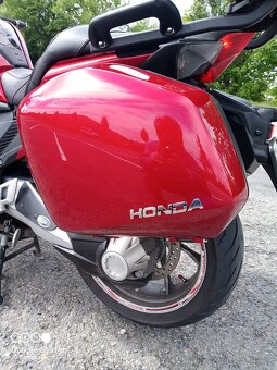 Prodám Hondu VFR1200F - 8