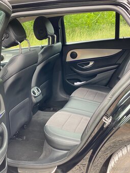 Mercedes e - 8